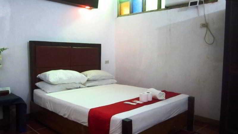 Bed and Breakfast The Lotus Garden à Puerto Princesa Extérieur photo